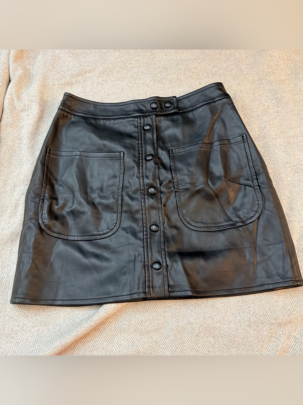 MNG Mango Black Faux Leather Mini Short Skirt Button Front Lined Women’s M
